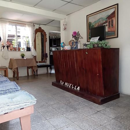 Huellas Hostal Antigua Exteriör bild