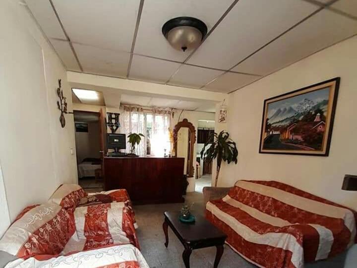 Huellas Hostal Antigua Exteriör bild
