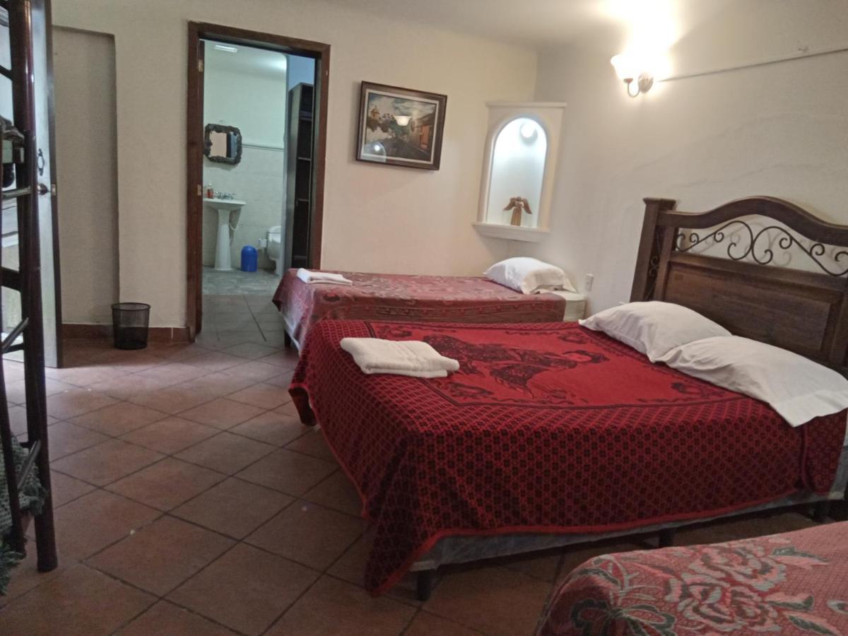 Huellas Hostal Antigua Exteriör bild